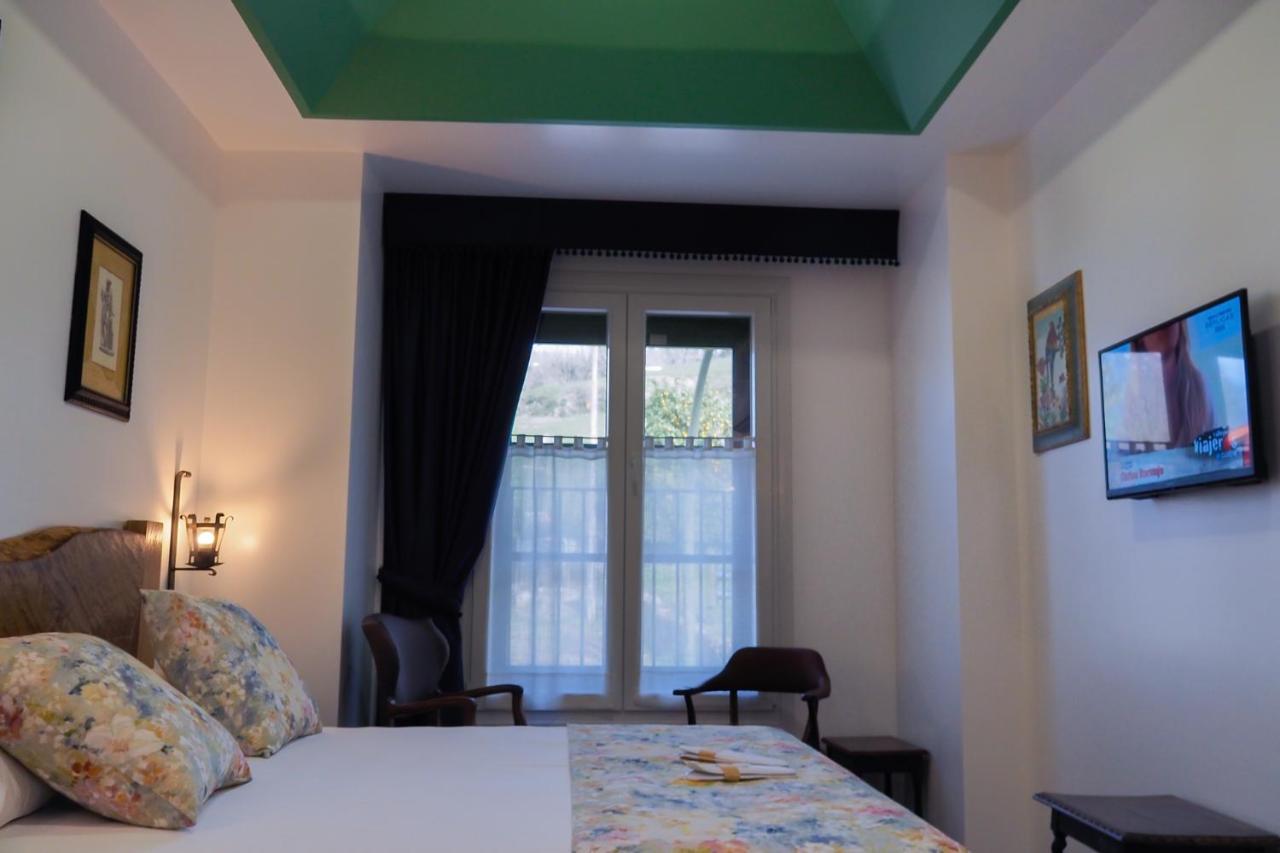 Posada Y Apartamentos Trebuesto De Guriezo Екстер'єр фото