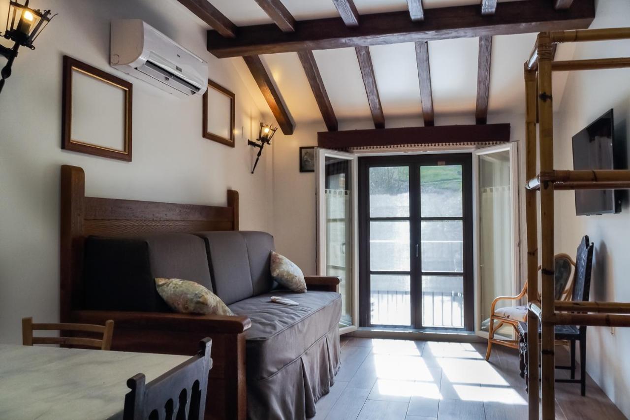 Posada Y Apartamentos Trebuesto De Guriezo Екстер'єр фото